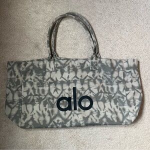 alo Yoga tie-dye tote bag